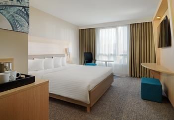Courtyard By Marriott La Defense West Colombes