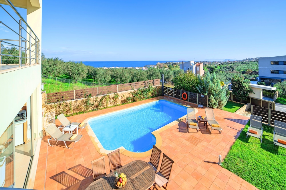 SECRET ESCAPE VILLA WITH HEATED POOL