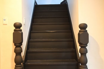MODERN PLACE - HOSTEL