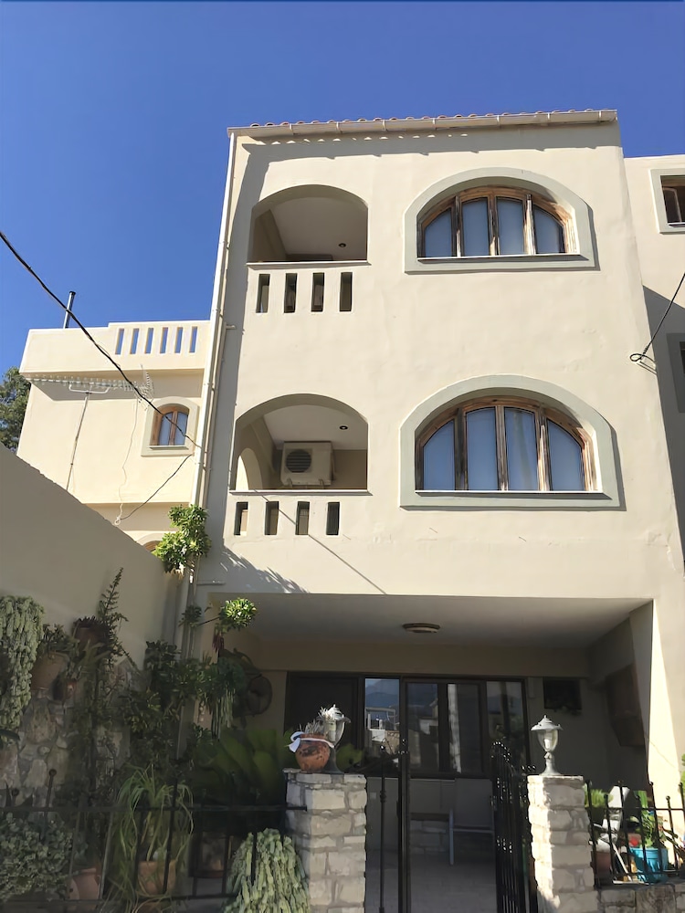 PENSION NIKOS