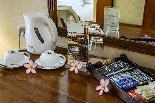 AANARI HOTEL & SPA