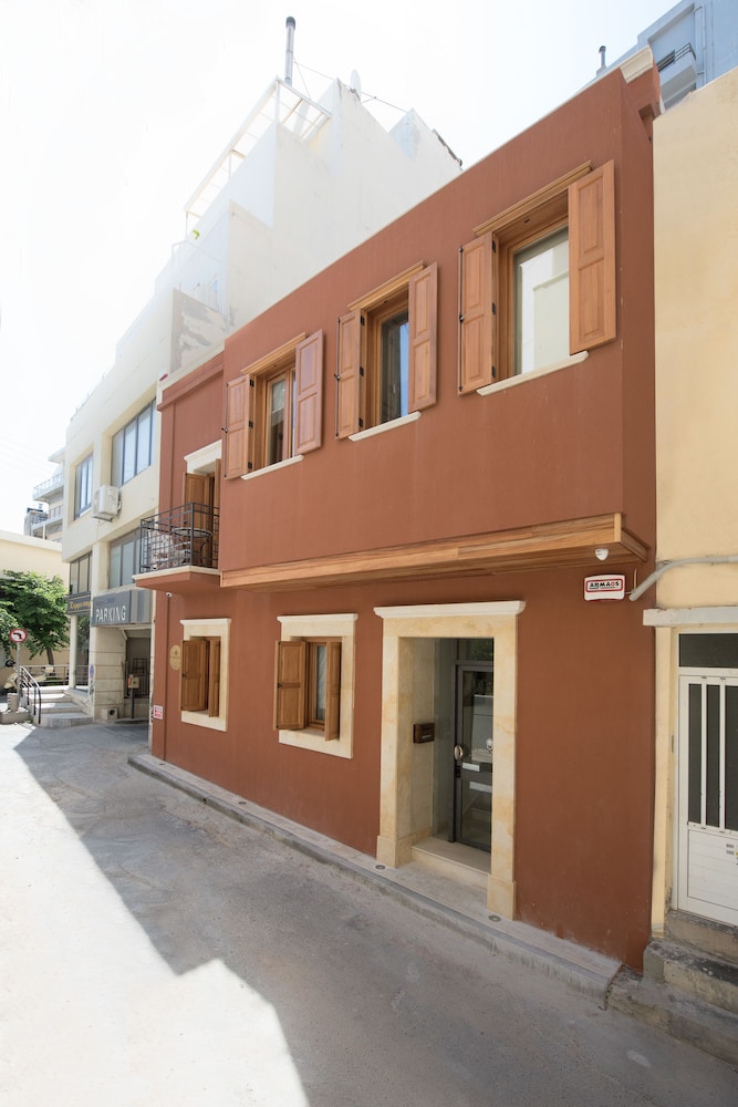 CANDIA SUITES AND ROOMS