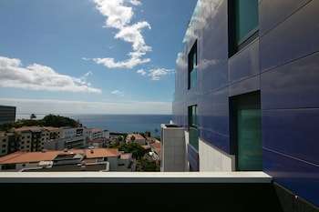 FUNCHAL CASINO VIEW HOLIDAY APARTMENT