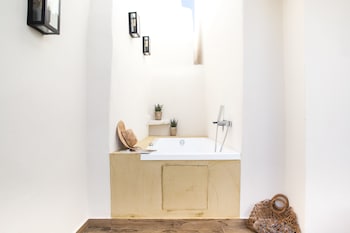 CRESSA CORONA BOUTIQUE HOTEL - ADULTS ONLY