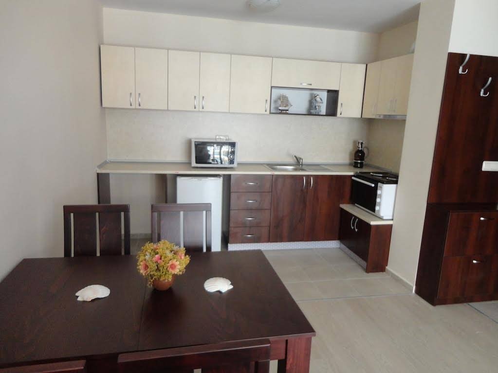 HOLIDAY APARTMENTS IN POMORIE