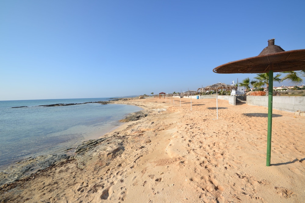 AYIA NAPA STUDIO CHR 221