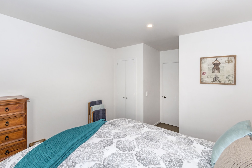 AWESOME CHRISTCHURCH APARTMENT