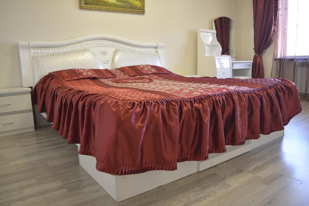 FAMILY HOTEL