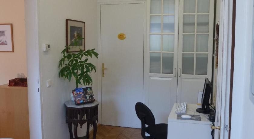 STADTNEST BED AND BREAKFAST