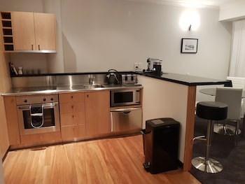 PRINCES WHARF BOUTIQUE APARTMENT