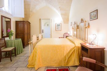CASA LI SANTI