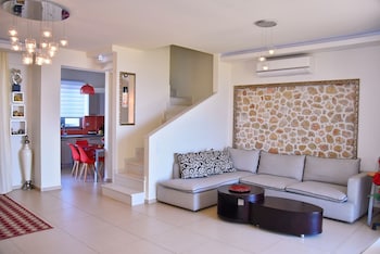 BEACH FRONT VILLA KATRIN