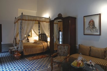 LA MAISON BLEUE BATHA