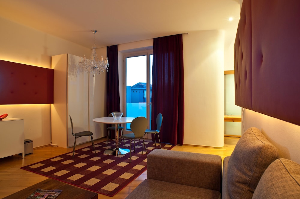 ROMEOAPARTMENT