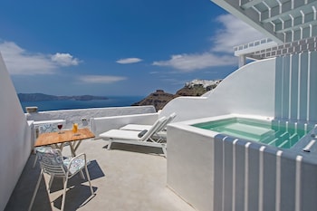 AURA SUITES