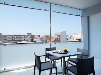 SPRING APARTMENTS