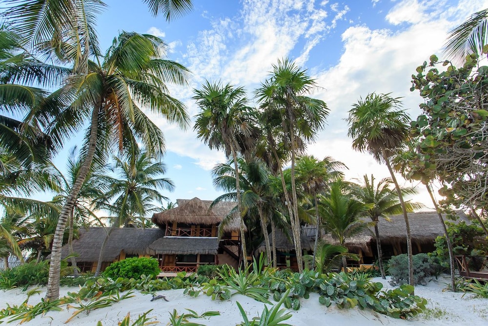 TITA TULUM ECO BEACHFRONT CABANAS