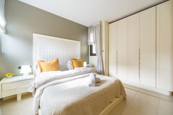 SEA VIEW 5TH FLOOR 1 MIN WALK TO BEACH