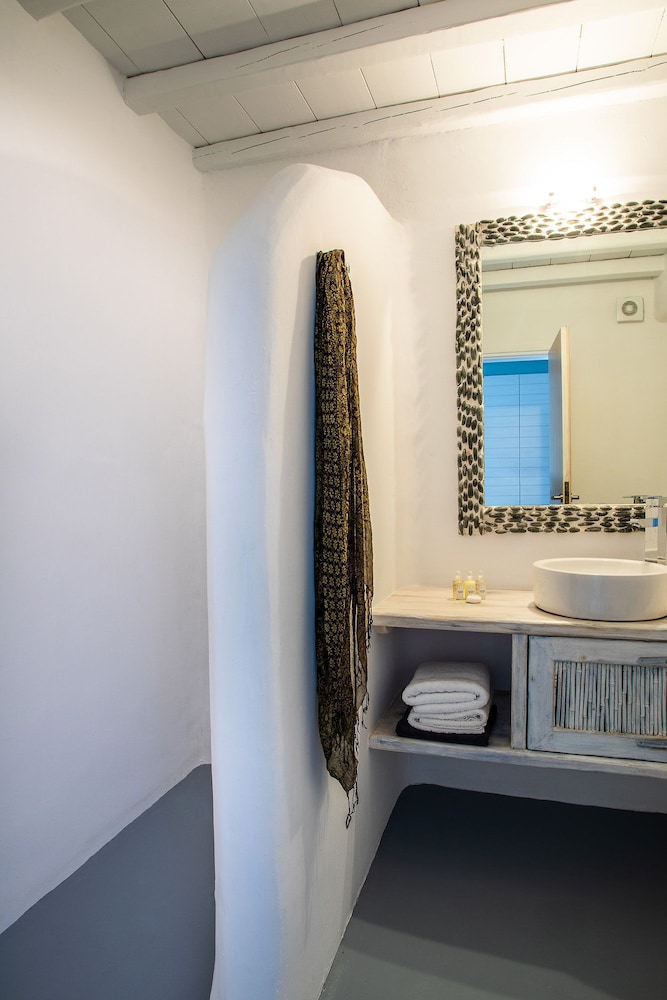 VILLA AKOYA MAUVE BY MYKONOS PEARLS