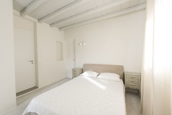 VILLA CORTEZA GOLD BY MYKONOS PEARLS