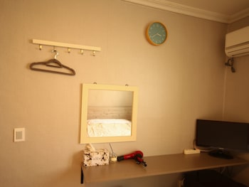 YEHA GUESTHOUSE - HOSTEL