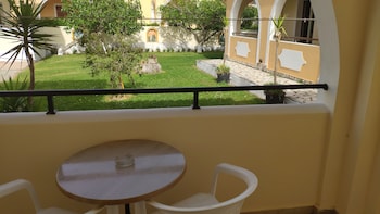 TONDORIS APARTMENTS
