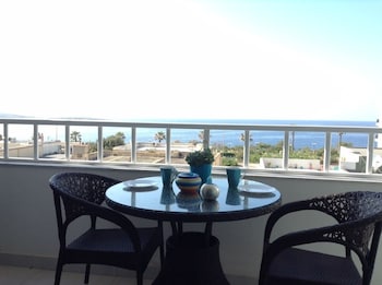 LUXURY SEAFRONT APARTMENT WITH POOL