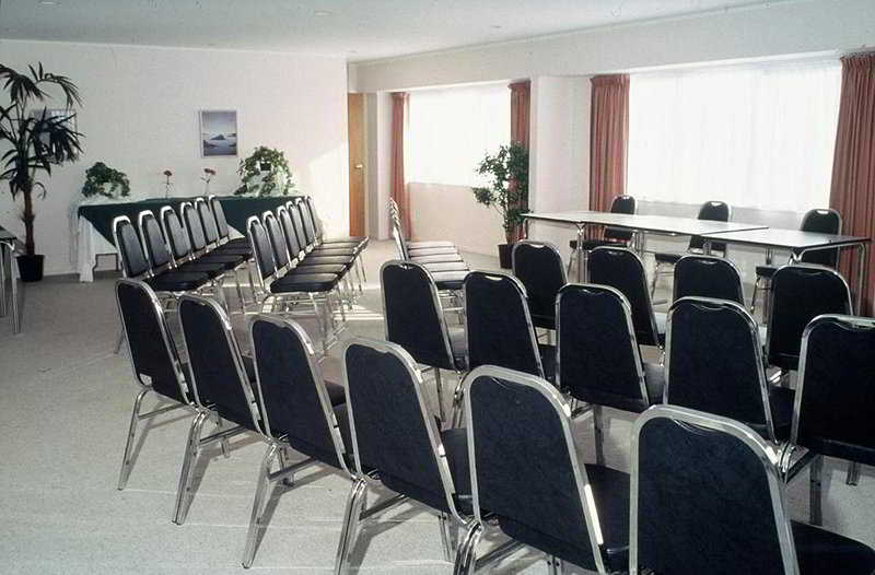 SILVEROAKS INN SILVERPOINT