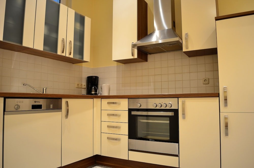 GOVIENNA FAMILY APARTMENTS