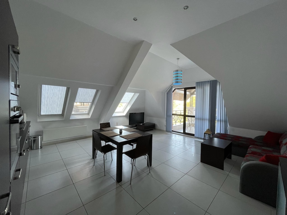 STUNNING 2-BED APARTMENT IN SEA RESORT VARNA