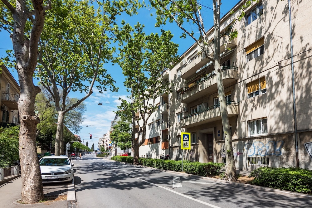 APARTMAN MLADEN