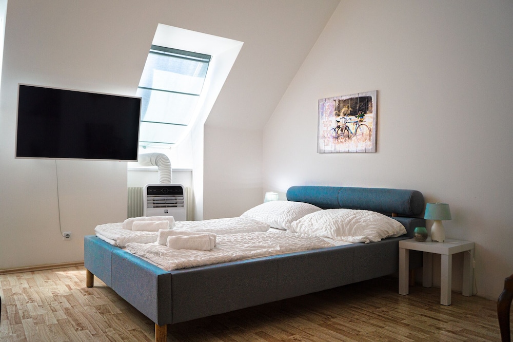 MODERN APARTMENT IN THE HEART OF VIENNA (9)