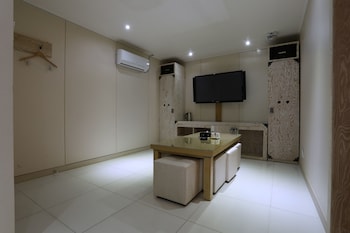 DONGTAN BELL HOTEL