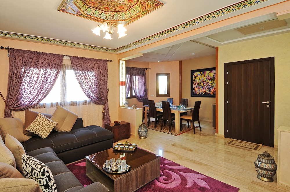 APARTHOTEL LES OLIVIERS SUITES AND SPA