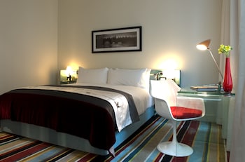 HOTEL DEBRETT