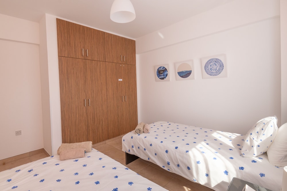 NARCISSOS NISSI BEACH APARTMENT C12