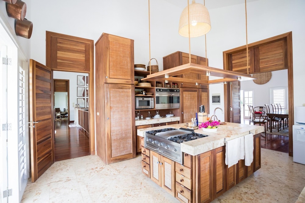 BEAUTIFUL VILLA NEAR PLAYA BLANCA SERENA BEACH LARGE 2 LEVELS VILLA WITH POOL MAID GOLF