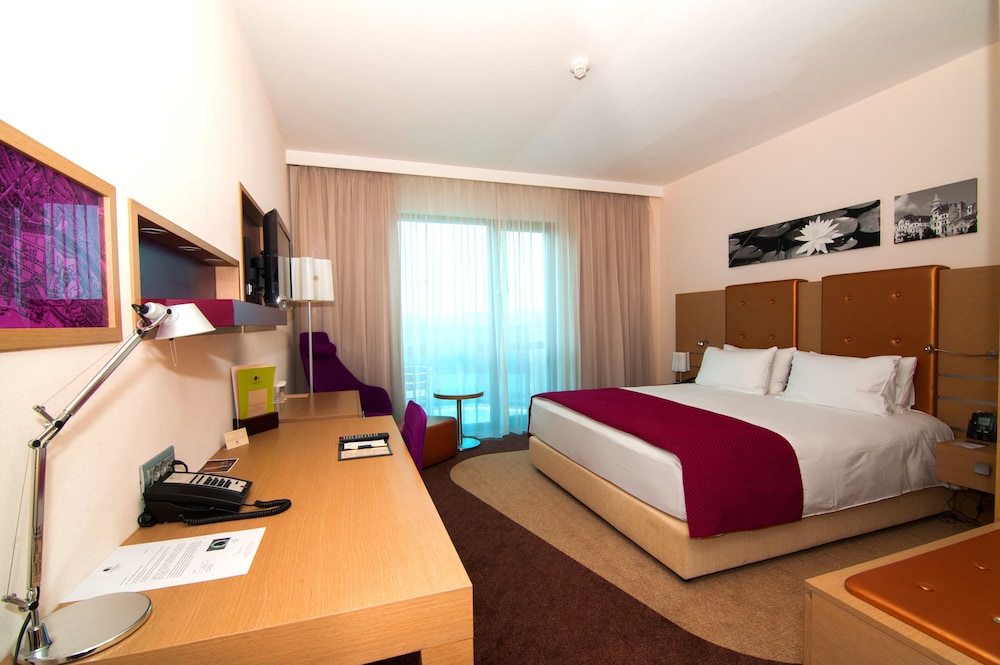 DOUBLETREE BY HILTON ORADEA