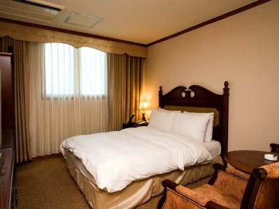 NEW CHONJI HOTEL )