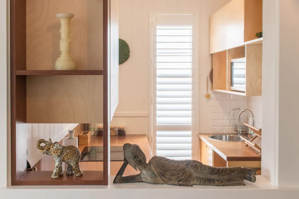STYLISH 2 BED ART DECO APARTMENT