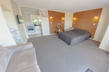 SYLVIA PARK MOTEL
