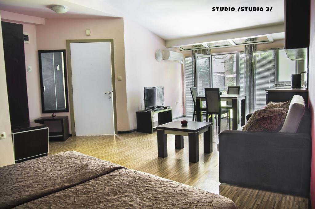 YES VARNA STUDIOS