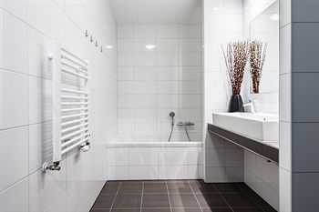 YAYS BICKERSGRACHT CONCIERGED BOUTIQUE APARTMENTS