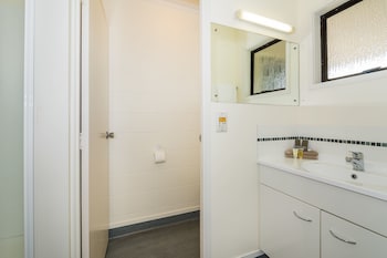 TAKAPUNA INTERNATIONAL MOTOR LODGE
