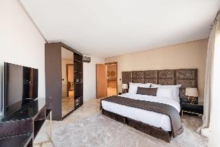 AVENUE SUITES
