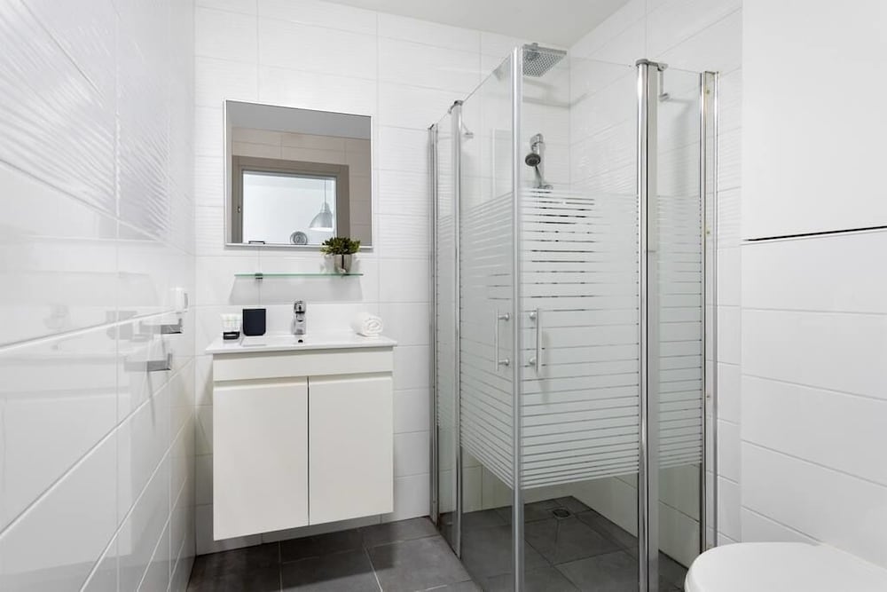 SMART 1BR IN ALLENBY BY HOLYGUEST