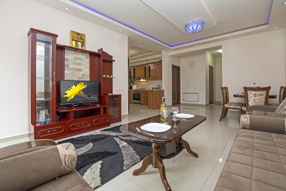 FLATSINYEREVAN - APARTMENTS BY REPUBLIC SQUARE