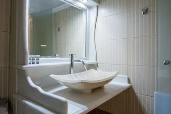 NEFELI HOMES
