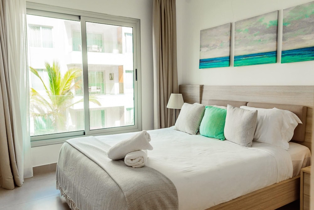 BEAUTIFULL 2 BEDROOM FEW STEPS FROM THE BEACH -7