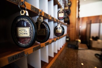 CROWN HOTEL